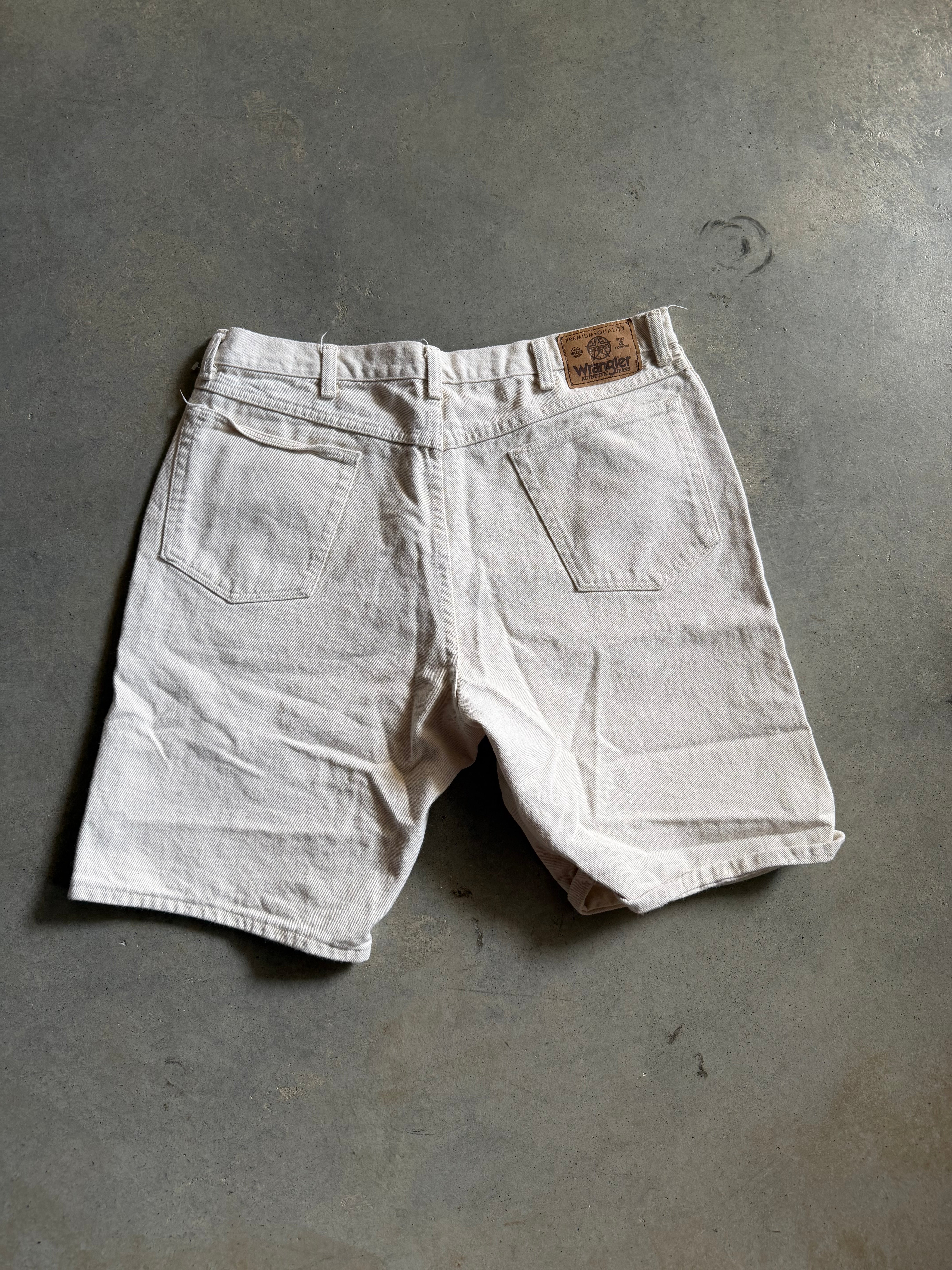 VTG Wrangler Cream Shorts Sz 38