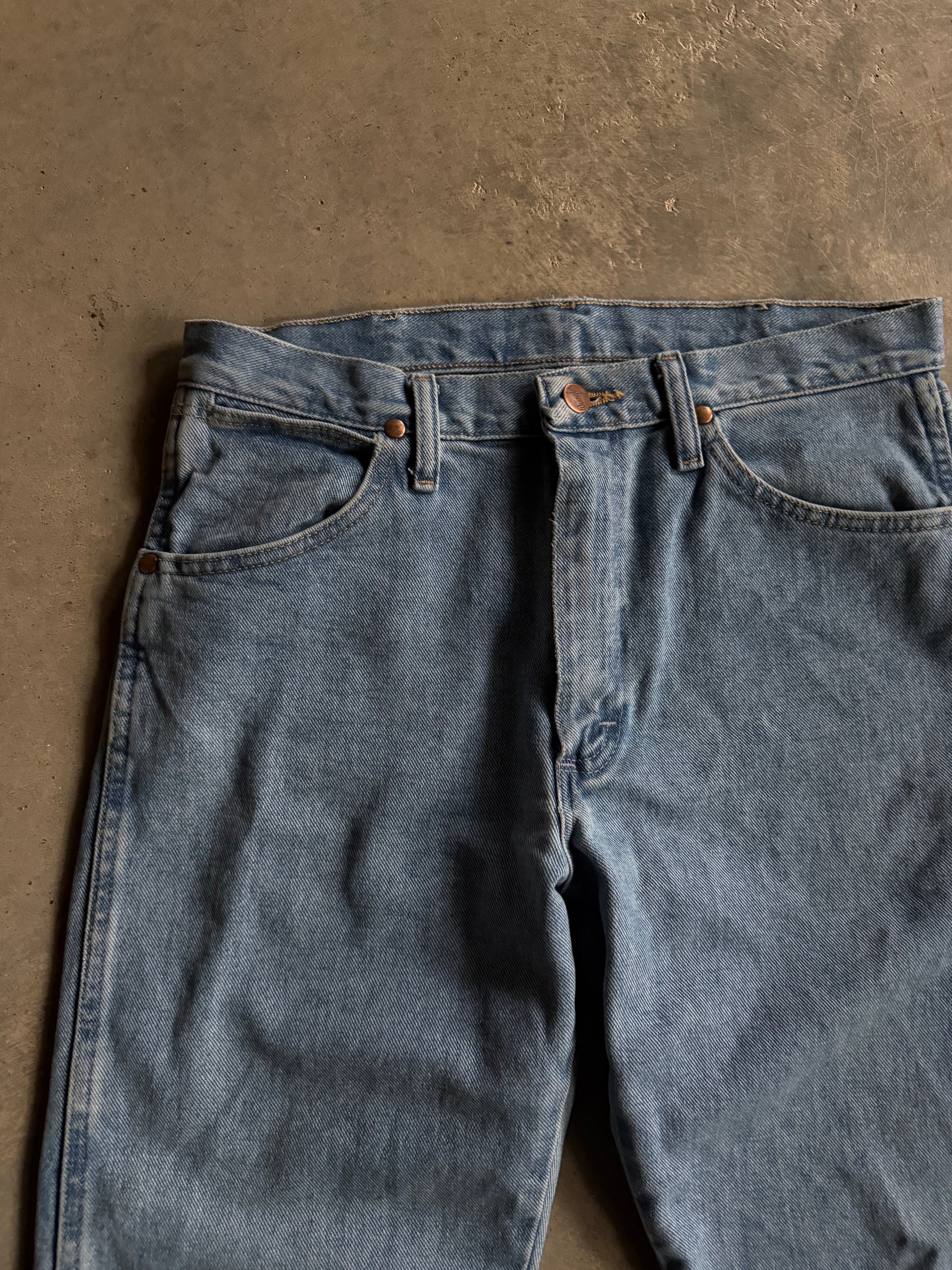 VTG Wrangler Straight Leg Medium Wash Denim Jeans Sz 32x32