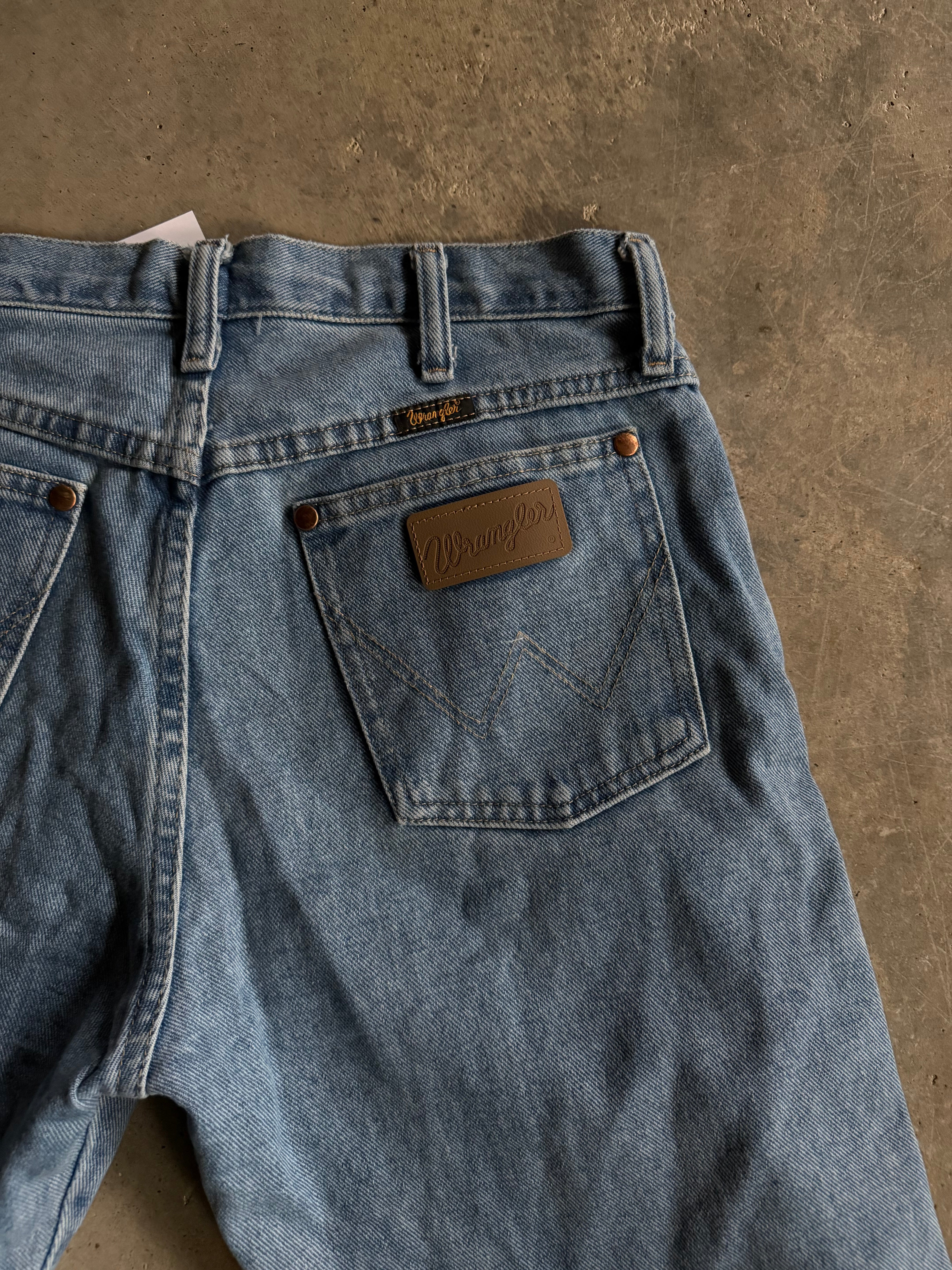 VTG Wrangler Straight Leg Medium Wash Denim Jeans Sz 32x32