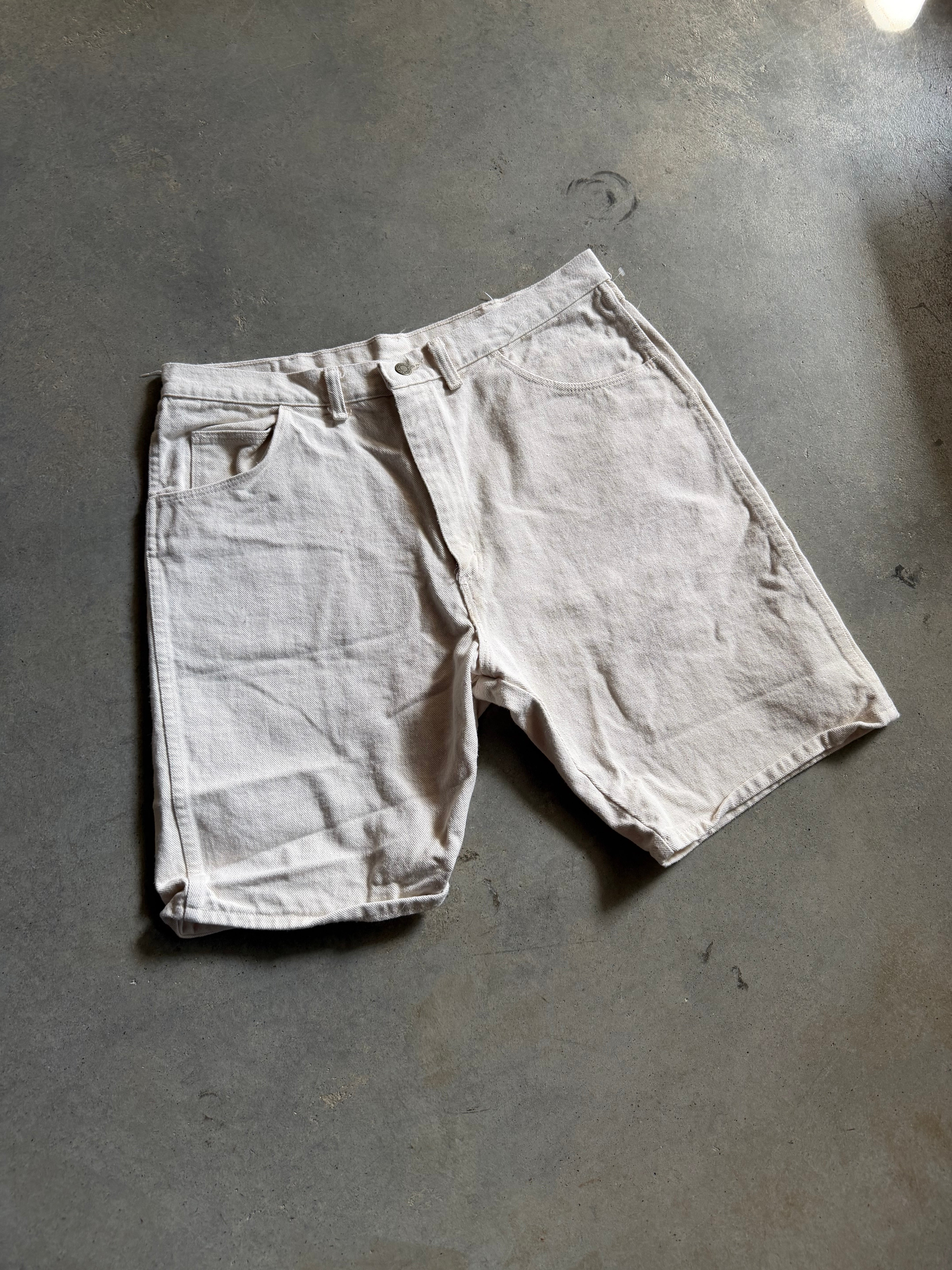 VTG Wrangler Cream Shorts Sz 38