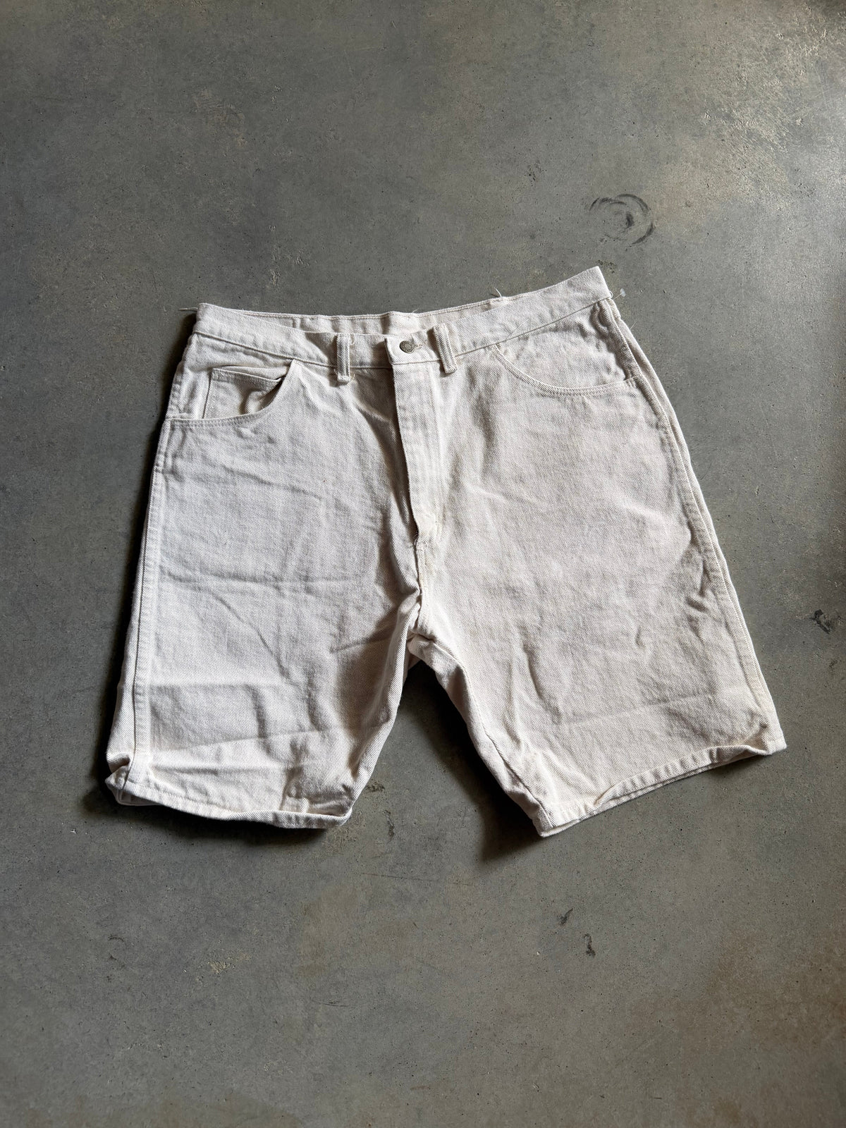 VTG Wrangler Cream Shorts Sz 38
