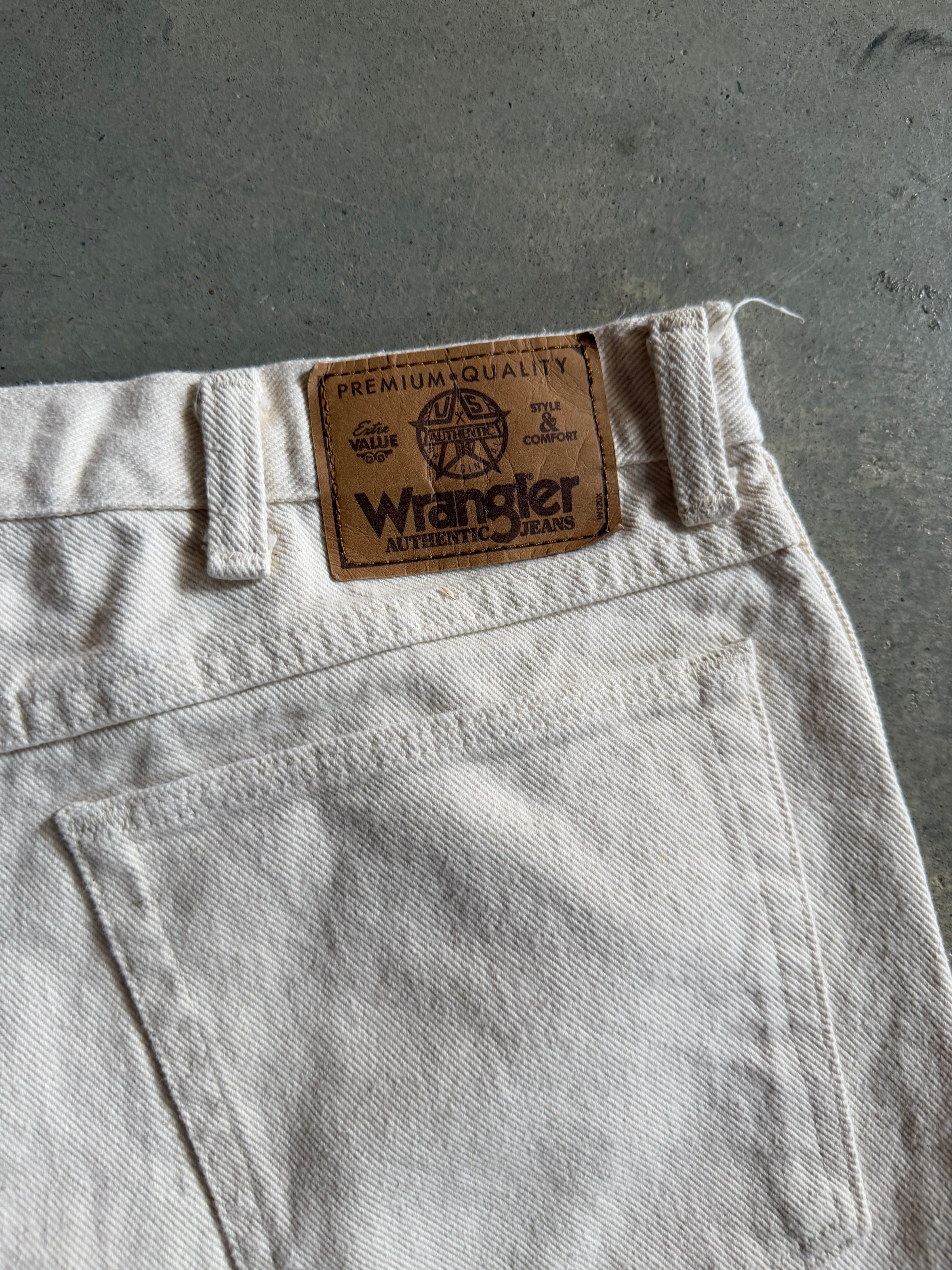 VTG Wrangler Cream Shorts Sz 38