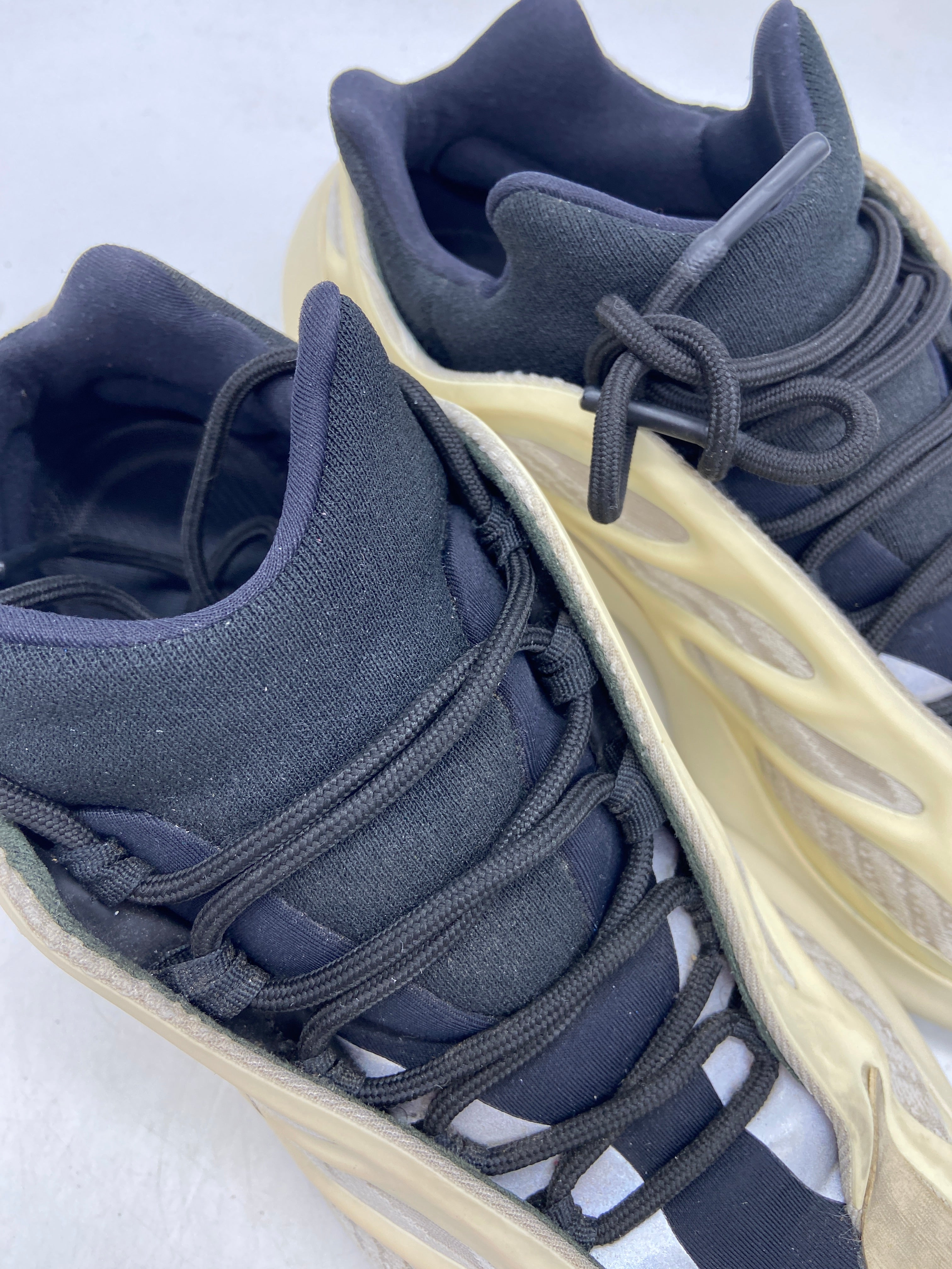 Preowned adidas Yeezy 700 V3 Azael Sz 9.5M/11W