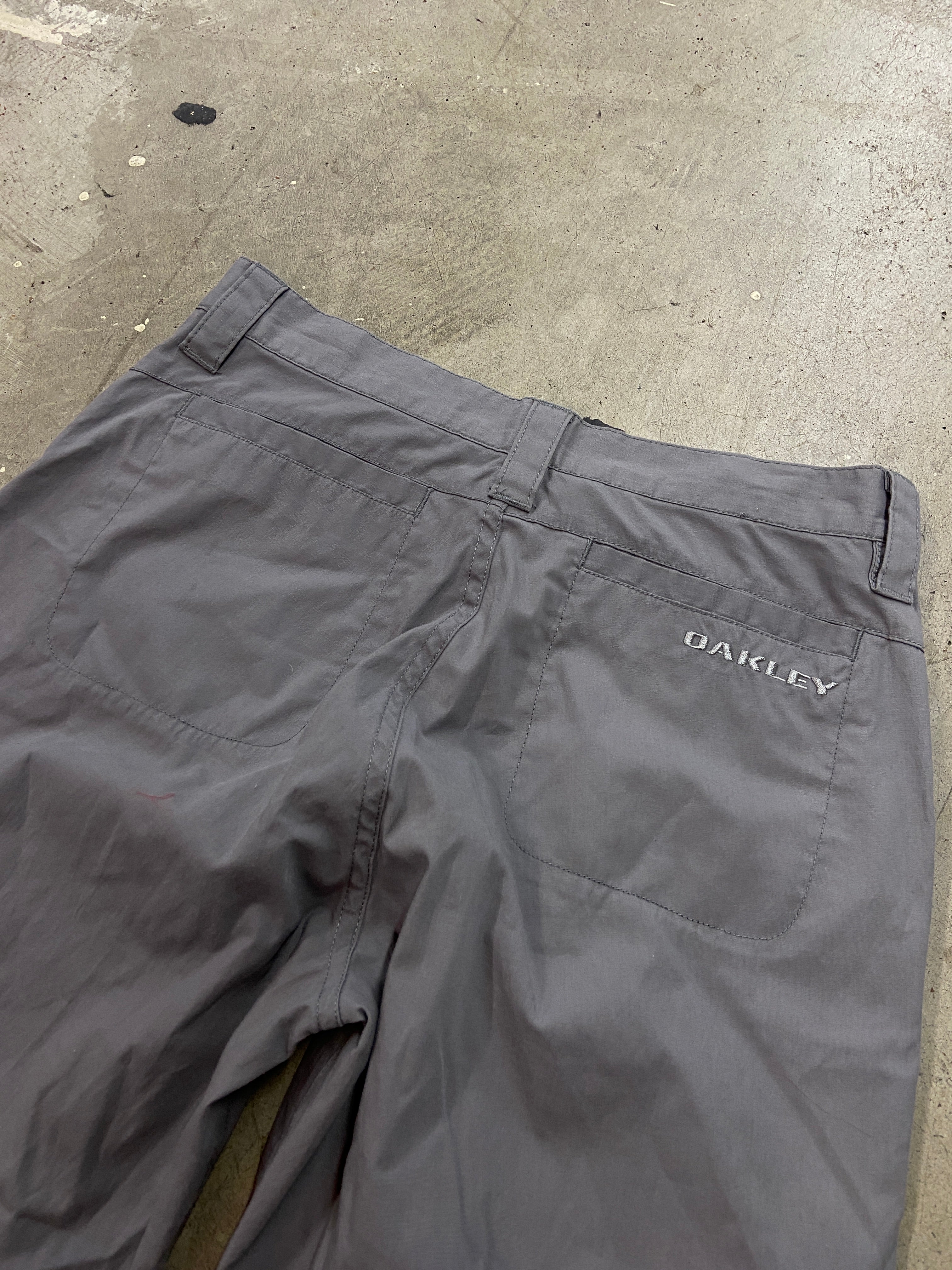 Y2K Oakley Grey Technical Lightweight Pants Sz 30x28